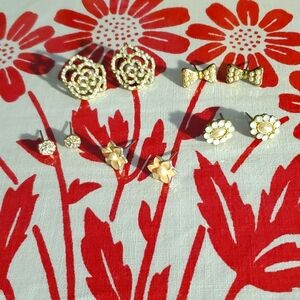3/$15 Pearly rhinestone bunch of earrings